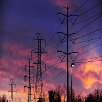 بررسی و مقایسه عملکرد انواع svc نسبت به خازن در سیستم توزیع و انتقال برق